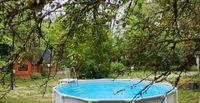 Vue de la piscine hors-sol.